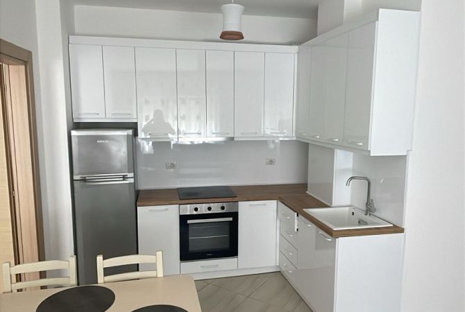 Shtepi me qera Apartament ne Tirane, 2+1, Mobilimi E mobiluar, Pagesa 550  Euro.