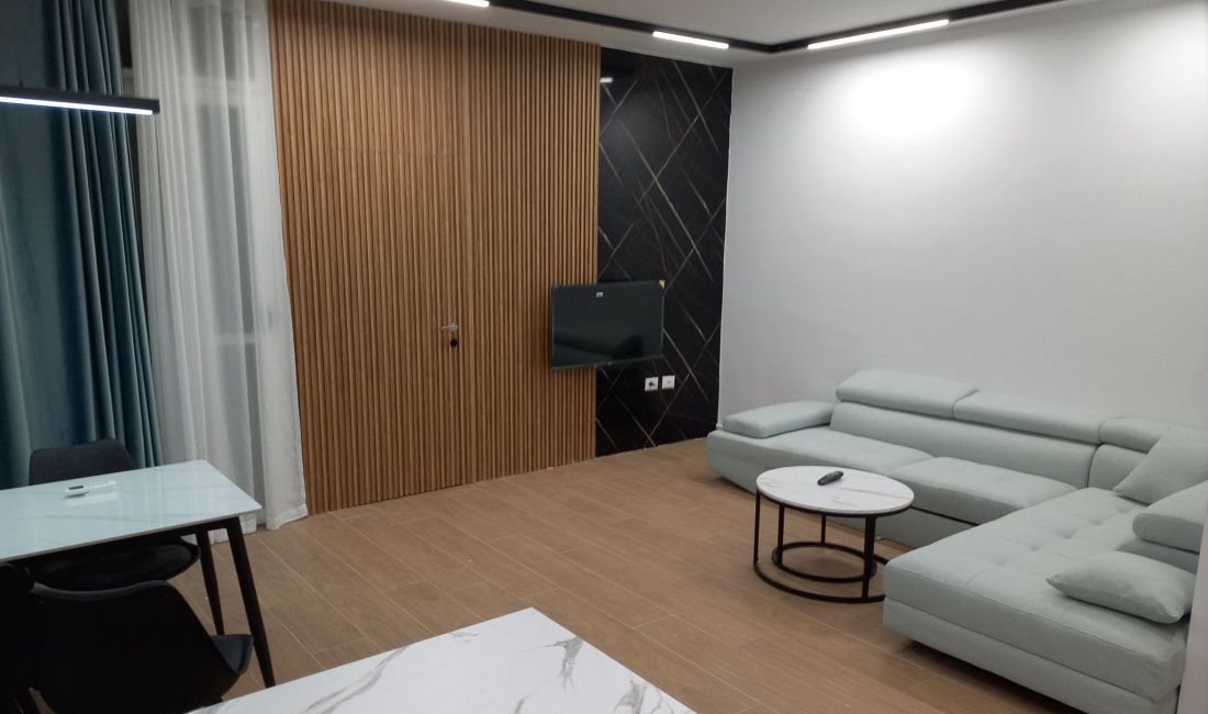 Shtepi me qera Apartament ne Tirane, 2+1, Mobilimi E mobiluar, Pagesa 550  Euro.
