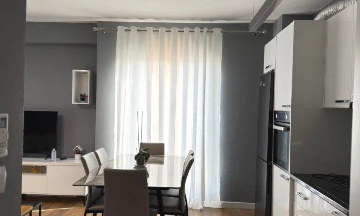 Shtepi me qera Apartament ne Tirane, 1+1, Mobilimi E mobiluar, Pagesa 600  Euro.