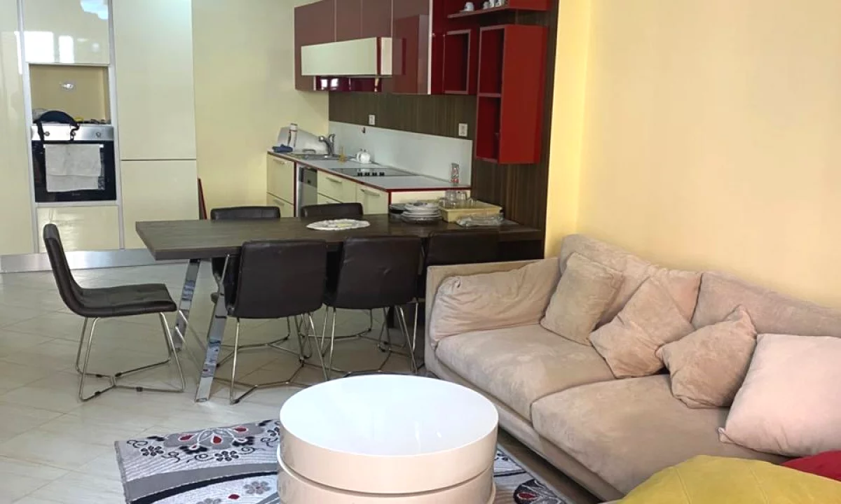 Shtepi me qera Apartament ne Tirane, 2+1, Mobilimi E mobiluar, Pagesa 600  Euro.