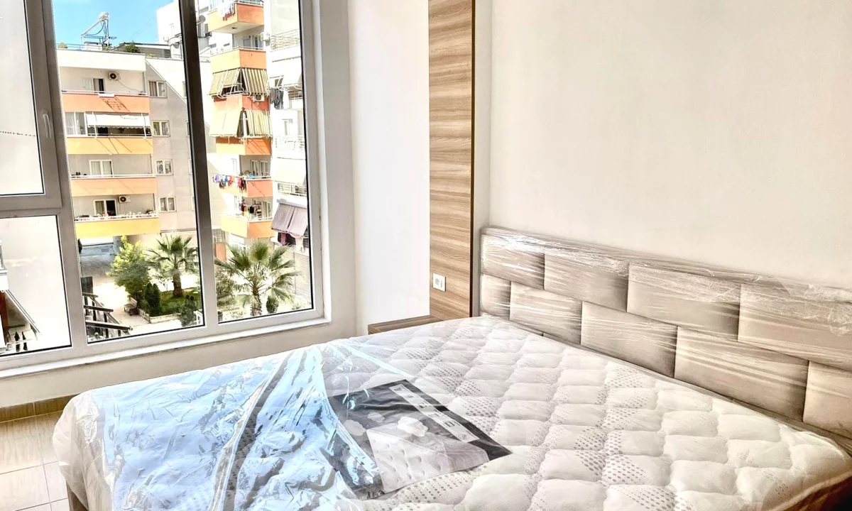 Appartamento in affitto a Tirana 2+1, Arredato