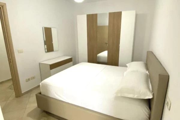 Apartament 2+1 me qera ,Hotel Marinaj