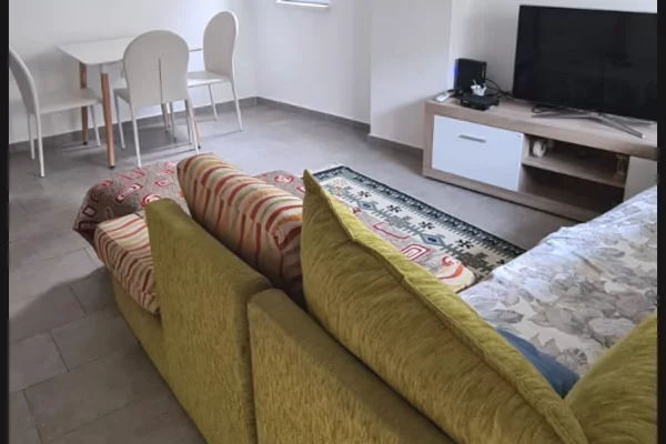 Apartament 1+1 me qera ,prane 21 dhjetorit‼️