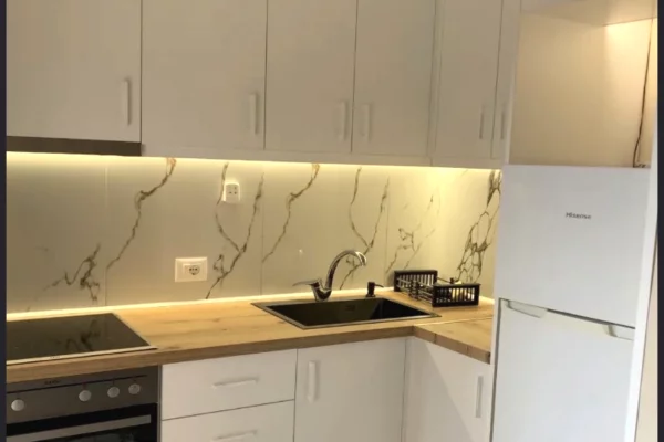 Apartament 1+1 me qera perballe Deliorgjit 