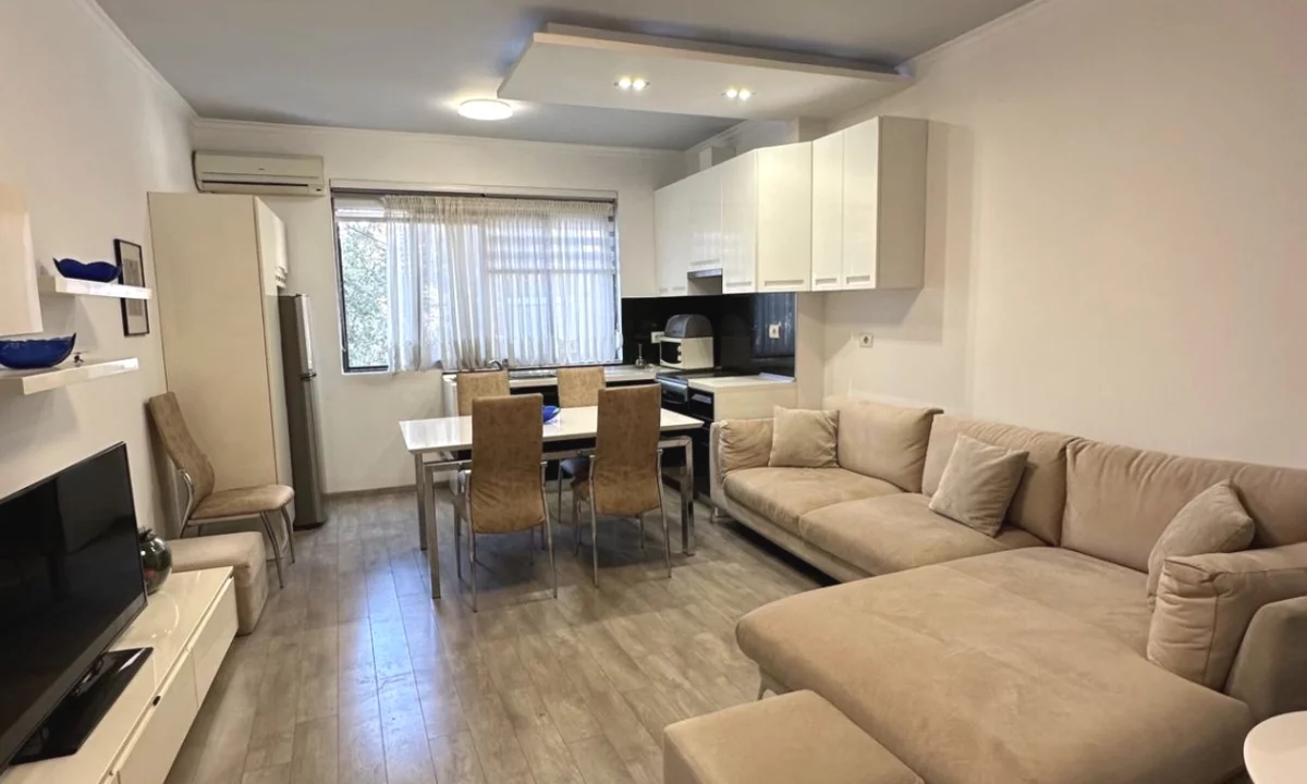 Appartamento in affitto a Tirana 1+1, Arredato