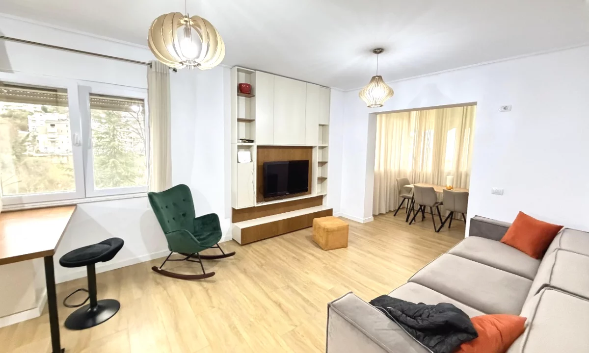 Shtepi me qera Apartament ne Tirane, 2+1, Mobilimi E mobiluar, Pagesa 650  Euro.