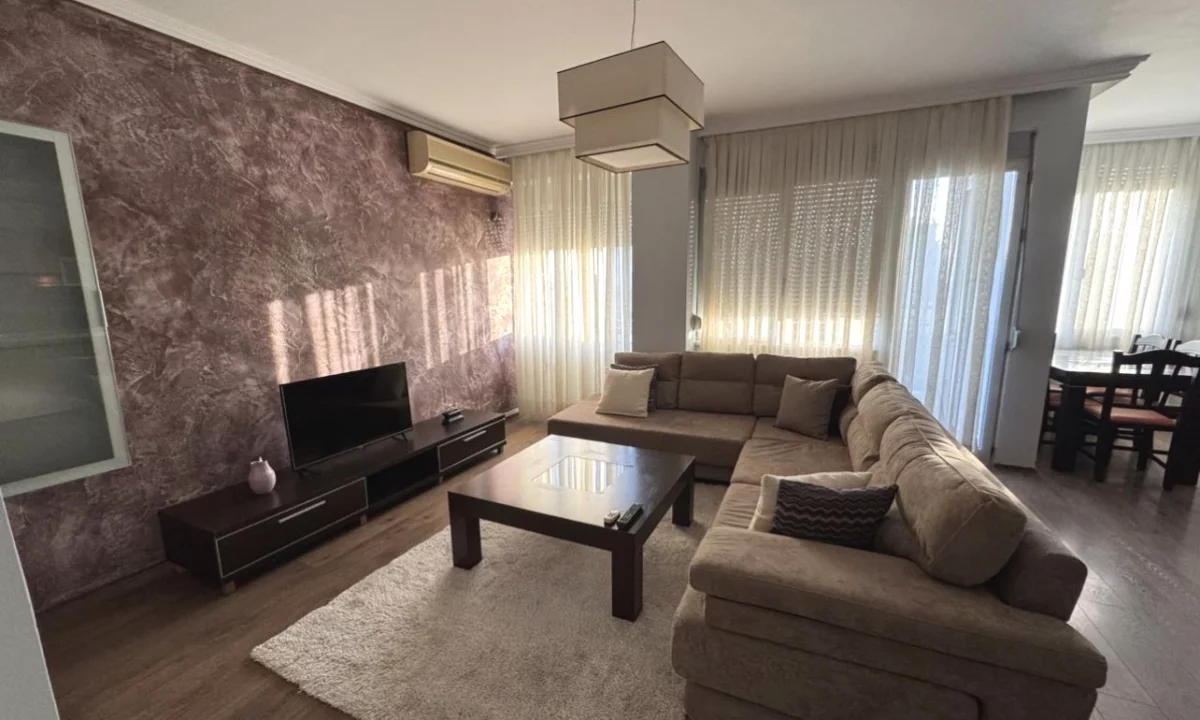 Shtepi me qera Apartament ne Tirane, 2+1, Mobilimi E mobiluar, Pagesa 75,000  Leke.