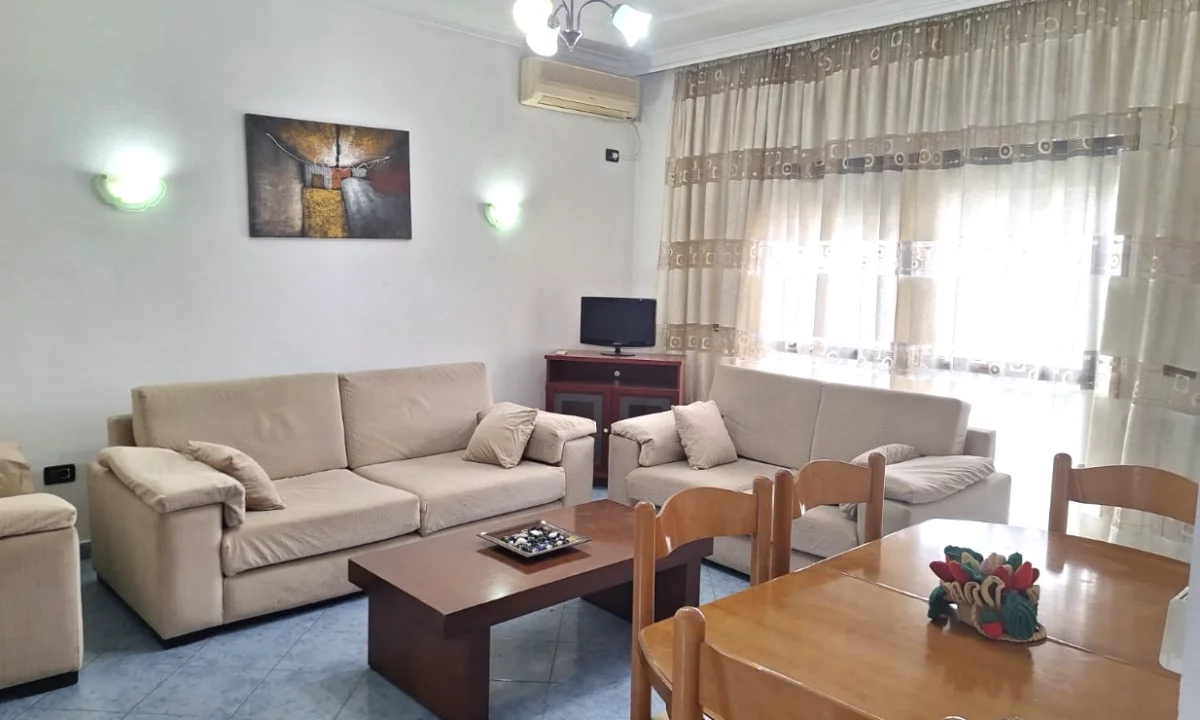 Shtepi me qera Apartament ne Tirane, 2+1, Mobilimi E mobiluar, Pagesa 47,000  Leke.