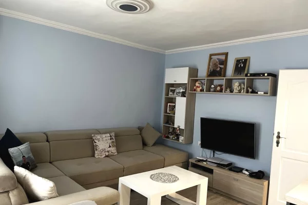 Apartament 1+1 me qera ,Mine Peza.