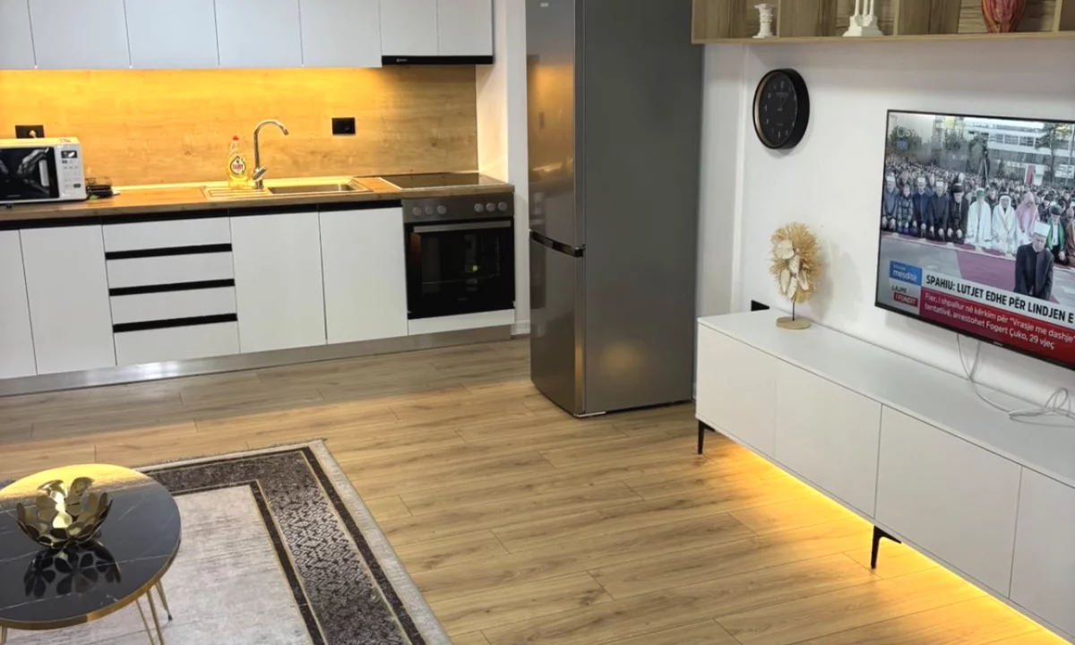 Shtepi me qera Apartament ne Tirane, 2+1, Mobilimi E mobiluar, Pagesa 65,000  Leke.