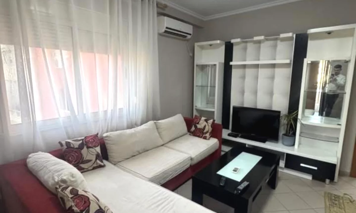 Shtepi me qera Apartament ne Tirane, 1+1, Mobilimi E mobiluar, Pagesa 50,000  Leke.