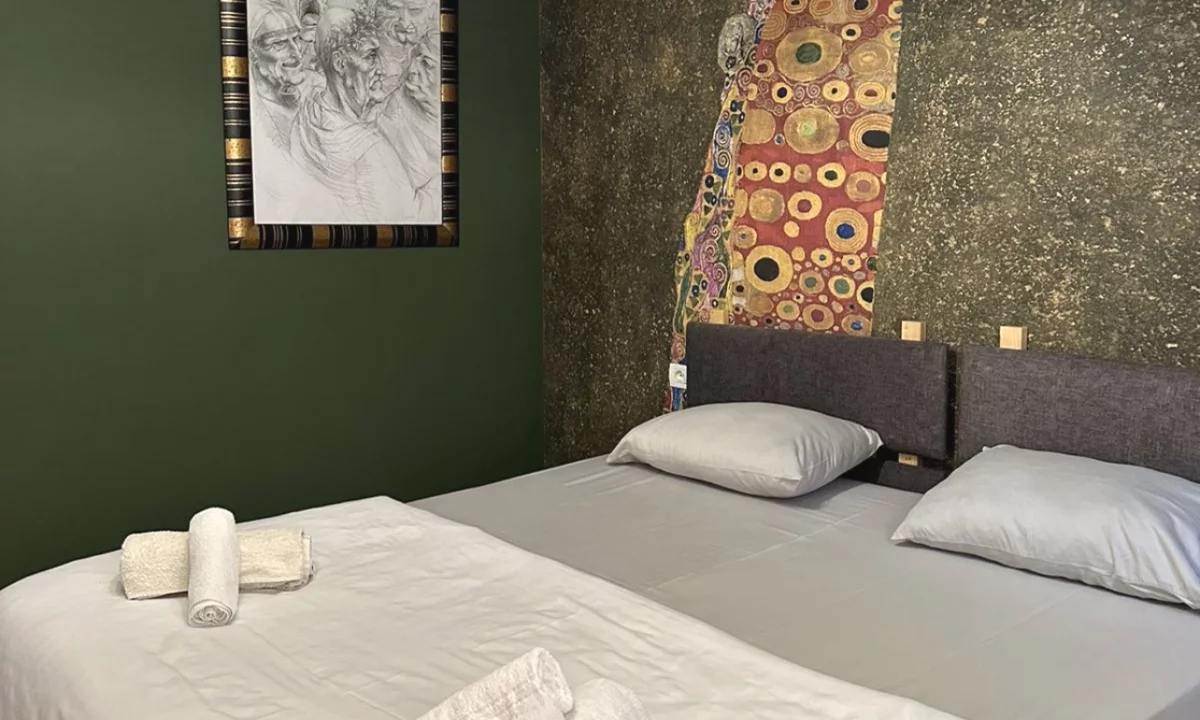 Shtepi me qera Apartament ne Tirane, 1+1, Mobilimi E mobiluar, Pagesa 50,000  Leke.