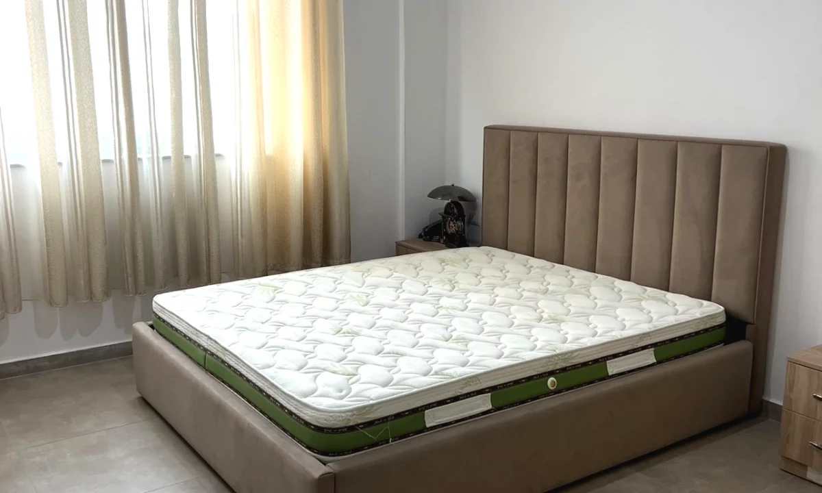 Shtepi me qera Apartament ne Tirane, 1+1, Mobilimi E mobiluar, Pagesa 50,000  Leke.