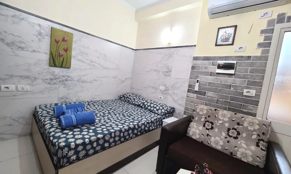 Shtepi me qera Apartament ne Tirane, Garsoniere, Mobilimi E mobiluar, Pagesa 32,000  Leke.