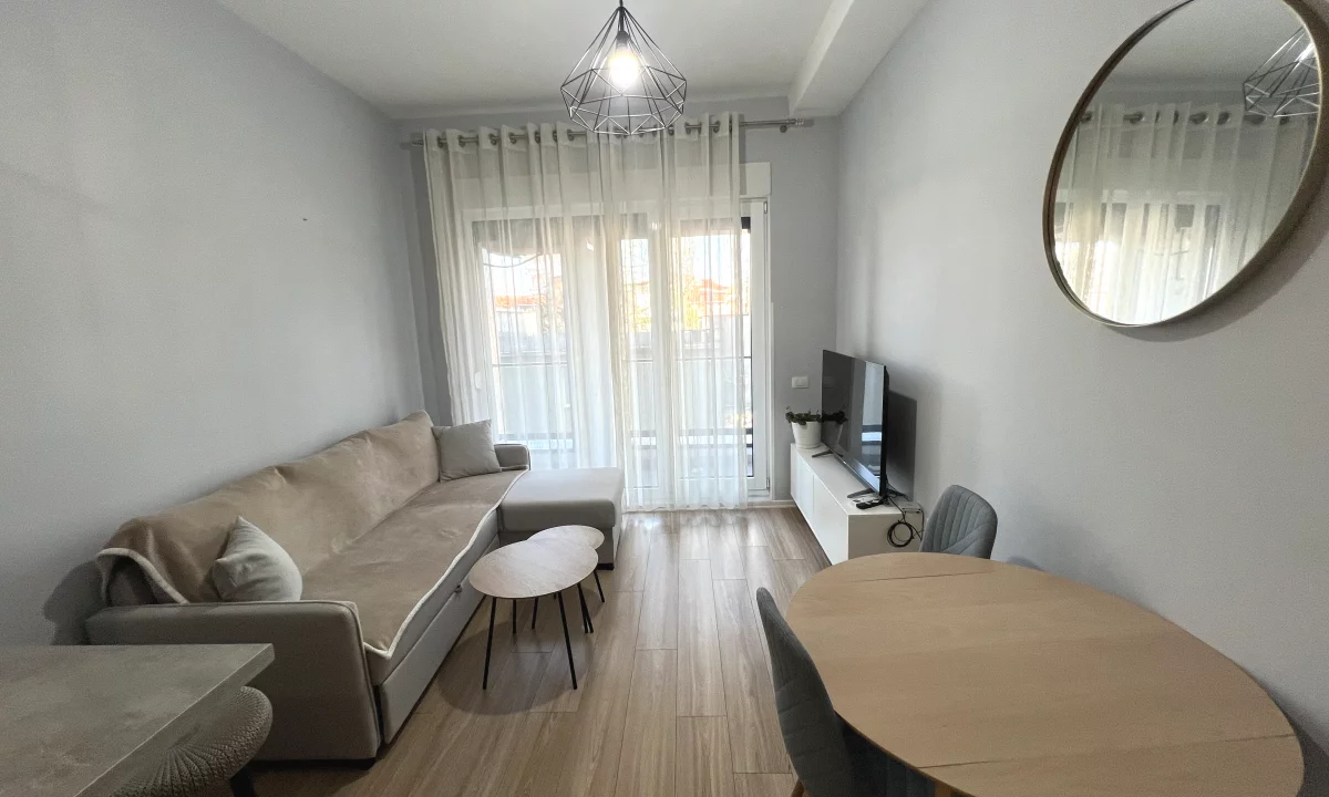 Shtepi me qera Apartament ne Tirane, 1+1, Mobilimi E mobiluar, Pagesa 550  Leke.