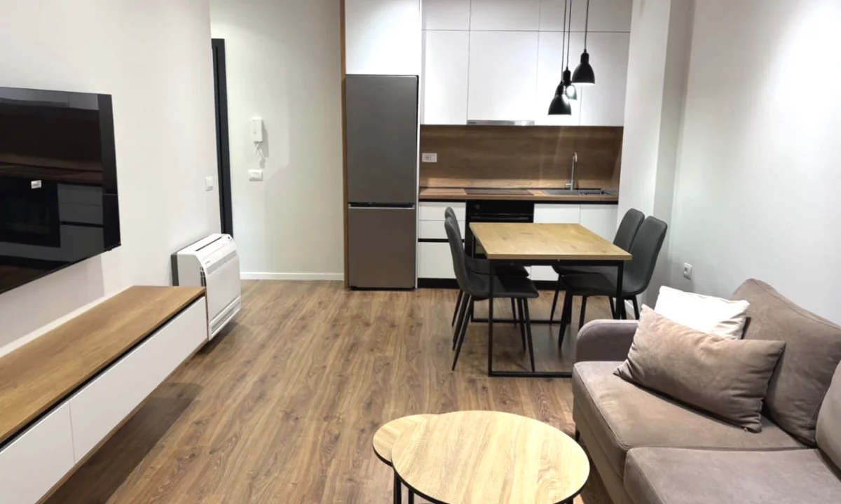 Shtepi me qera Apartament ne Tirane, 1+1, Mobilimi E mobiluar, Pagesa 57,000  Leke.