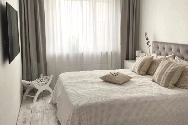 Shtepi me qera 2+1 ne Tirane - 55,000 Leke