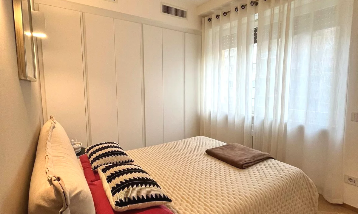 Shtepi me qera Apartament ne Tirane, 1+1, Mobilimi E mobiluar, Pagesa 50,000  Leke.