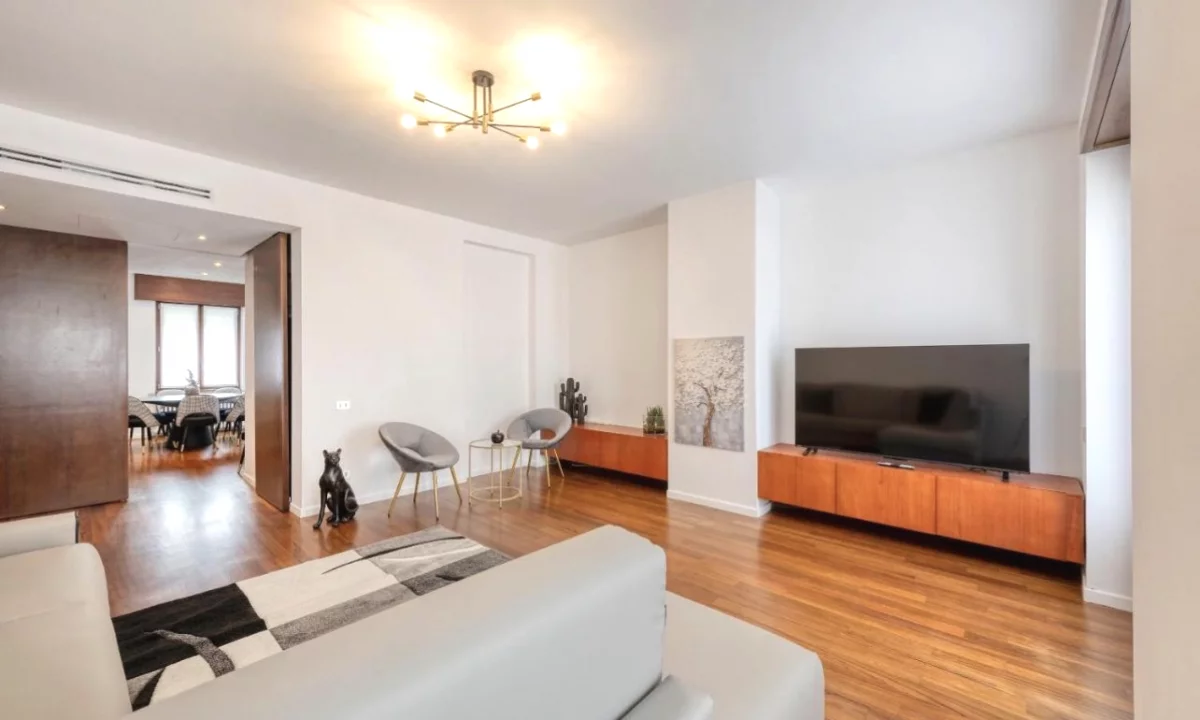 Shtepi me qera Apartament ne Tirane, 2+1, Mobilimi E mobiluar, Pagesa 63,000  Leke.