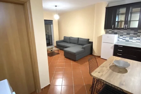 Apartament 1+1 me qera prane Deliorgjit📍