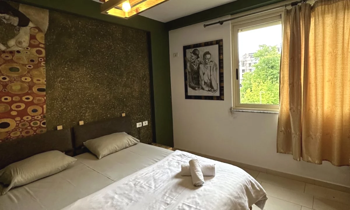 Shtepi me qera Apartament ne Tirane, 1+1, Mobilimi E mobiluar, Pagesa 50,000  Leke.