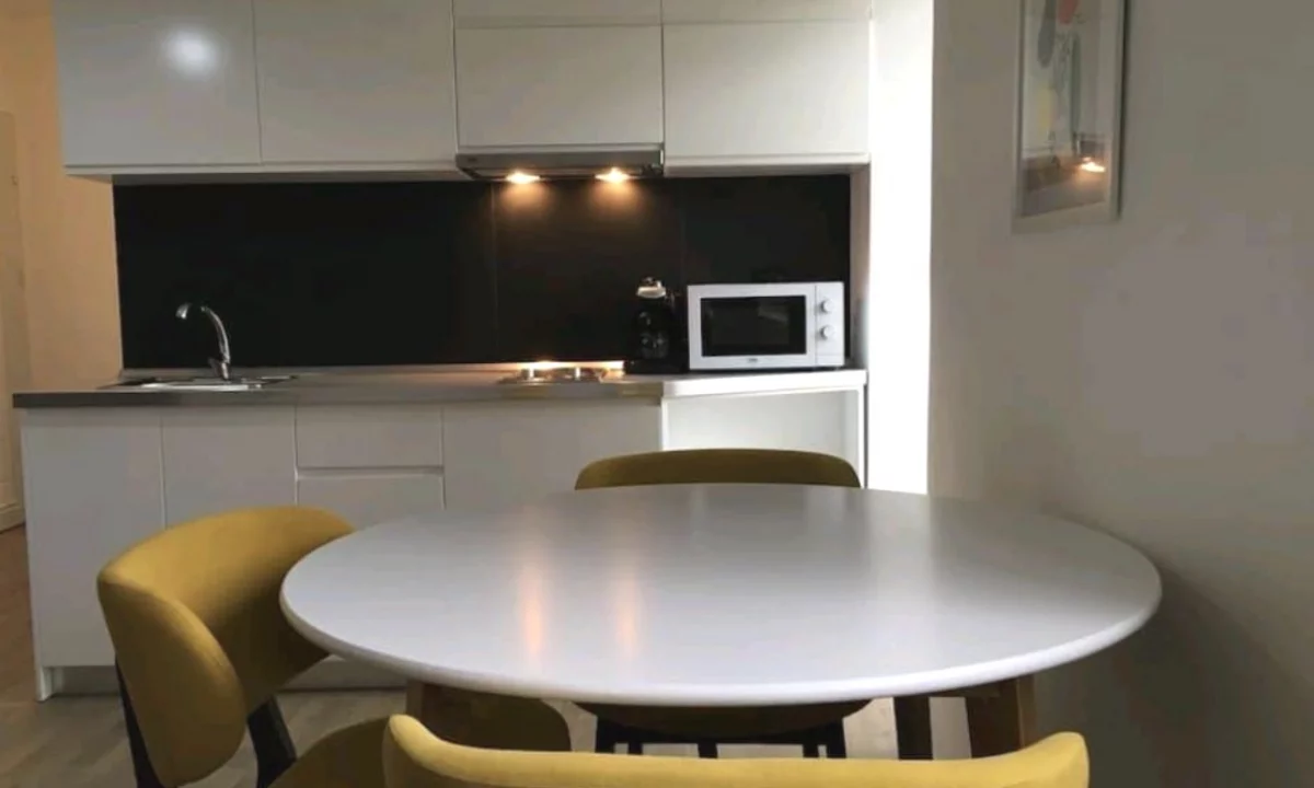 Shtepi me qera Apartament ne Tirane, 1+1, Mobilimi E mobiluar, Pagesa 62,000  Leke.