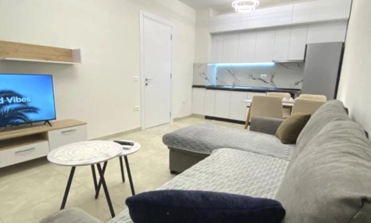 Shtepi me qera Apartament ne Tirane, 1+1, Mobilimi E mobiluar, Pagesa 45,000  Leke.