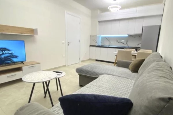 Apartament 1+1 me qera Astir📍
