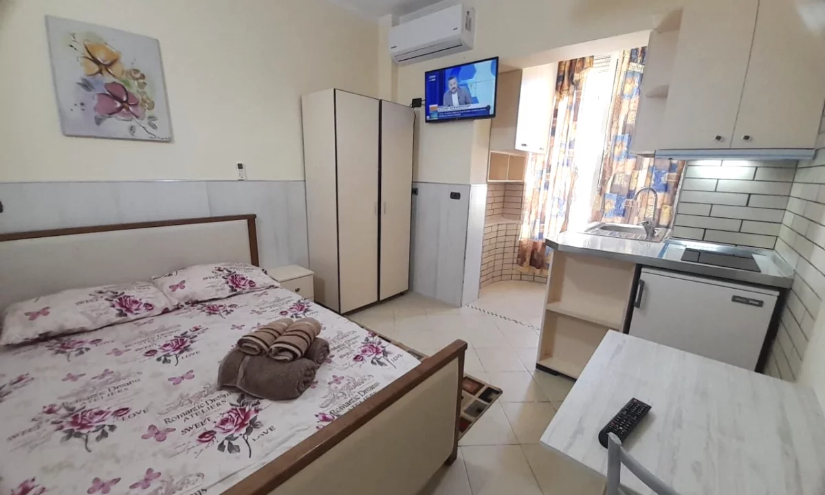 Shtepi me qera Apartament ne Tirane, Garsoniere, Mobilimi E mobiluar, Pagesa 32,000  Leke.