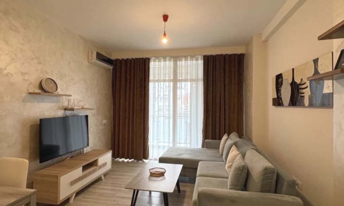 Shtepi me qera Apartament ne Tirane, 2+1, Mobilimi E mobiluar, Pagesa 800  Euro.