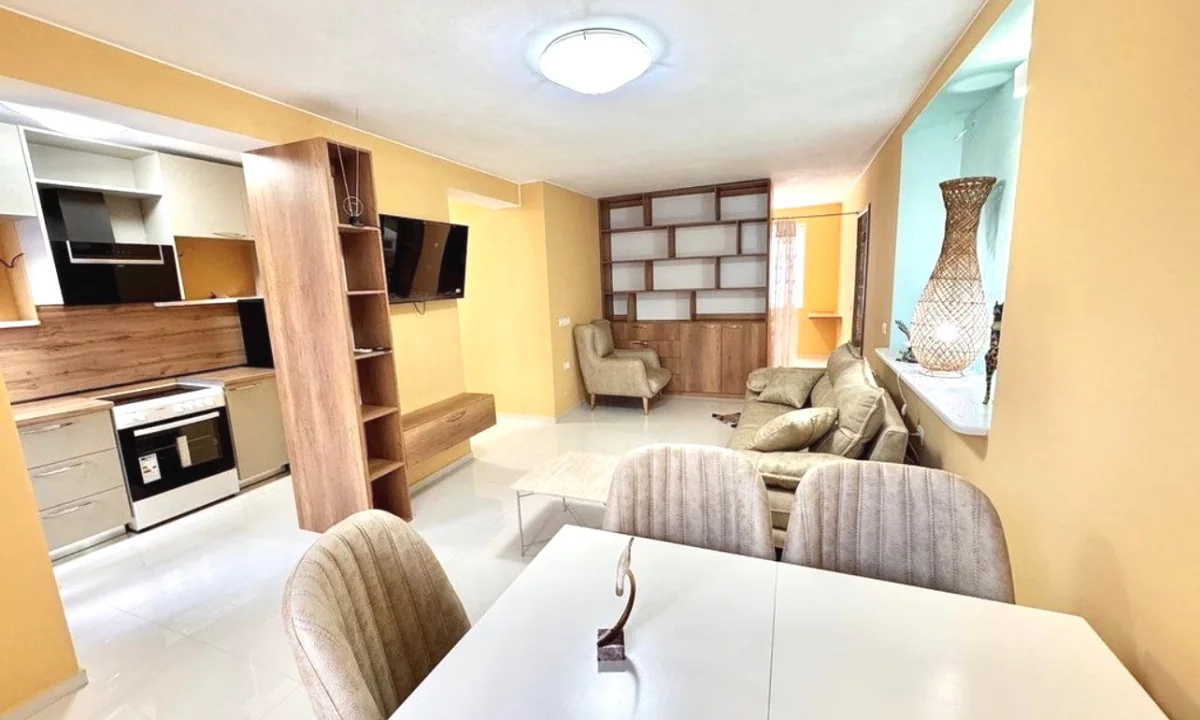 Shtepi me qera Apartament ne Tirane, 2+1, Mobilimi E mobiluar, Pagesa 800  Euro.
