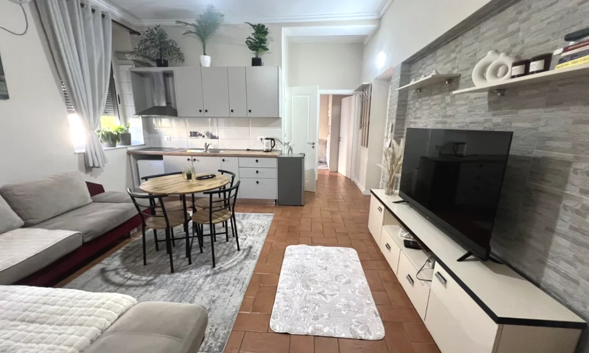 Shtepi me qera Apartament ne Tirane, 2+1, Mobilimi E mobiluar, Pagesa 650  Euro.