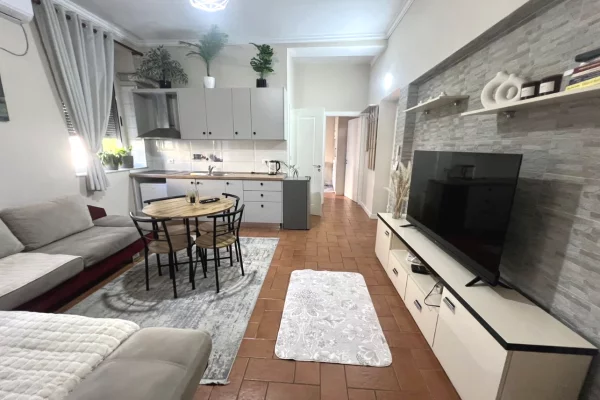 🏡 Apartament 2+1 me Qira te Rruga e Durrësit ✨
