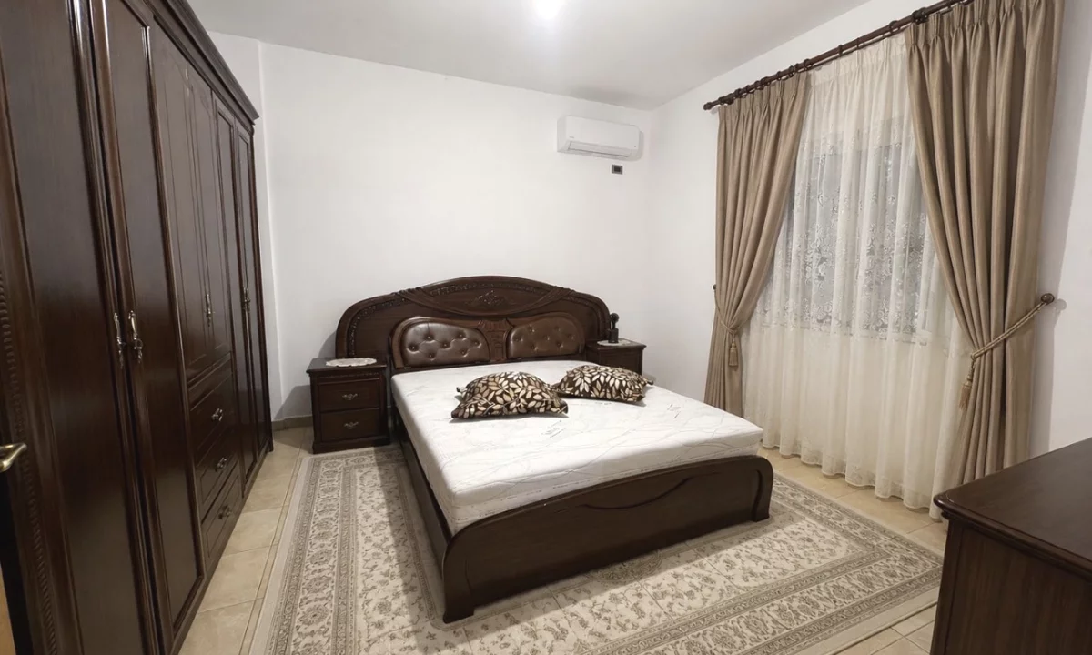 Shtepi me qera Apartament ne Tirane, 1+1, Mobilimi E mobiluar, Pagesa 400  Euro.