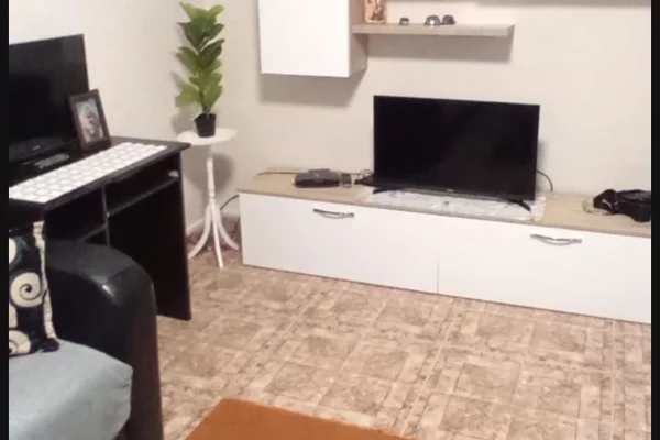 Apartament 1+1 me qera ,21 Dhjetori✅