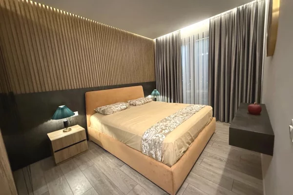 Apartament 1+1 me qera prane Stacionit Trenit📍