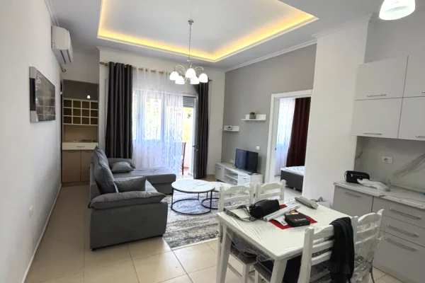 Shtepi me qera 1+1 ne Tirane - 50,000 Leke