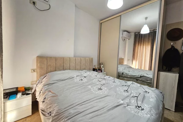 Shtepi me qera 1+1 ne Tirane - 40,000 Leke