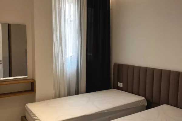 Shtepi me qera Apartament ne Tirane, 1+1, Mobilimi E mobiluar, Pagesa 45,000  Leke.