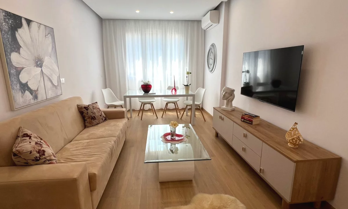 Shtepi me qera Apartament ne Tirane, 1+1, Mobilimi E mobiluar, Pagesa 80,000  Leke.