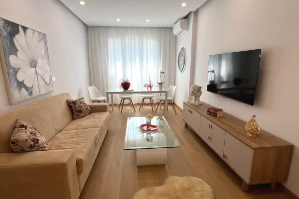 Shtepi me qera 1+1 ne Tirane - 80,000 Leke