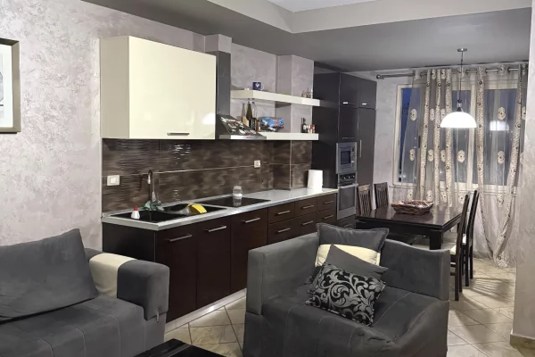 Shtepi me qera 2+1 ne Tirane - 600 Euro