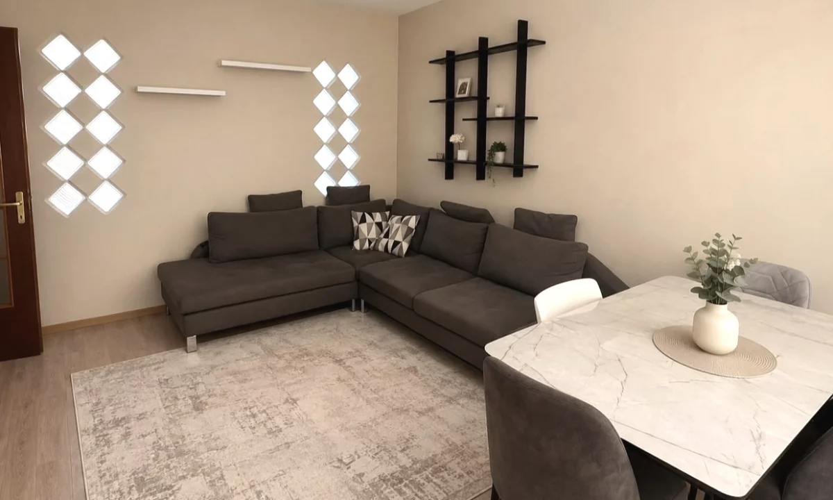 Shtepi me qera Apartament ne Tirane, 2+1, Mobilimi E mobiluar, Pagesa 65,000  Leke.