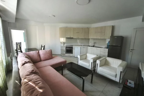 Shtepi me qera 2+1 ne Tirane - 70,000 Leke
