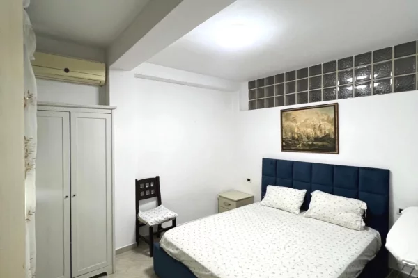 Shtepi me qera 2+1 ne Tirane - 65,000 Leke