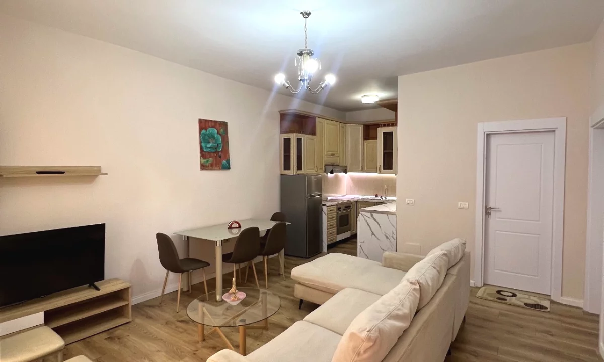 Shtepi me qera Apartament ne Tirane, 2+1, Mobilimi E mobiluar, Pagesa 65,000  Leke.