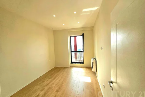 ZYRE PER QIRA NE TIRANA GARDEN BUILDING -KATI 20