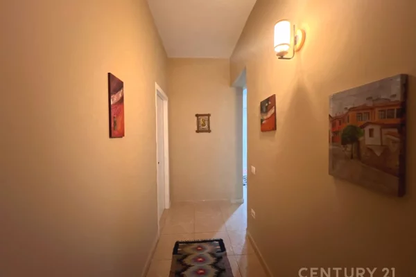 Appartamento in affitto a Tirana 2+1, Arredato