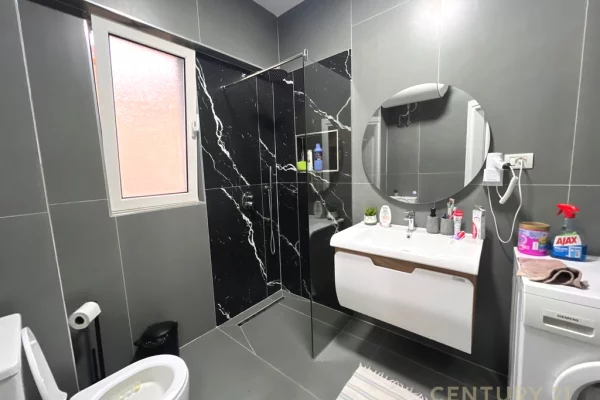 Appartamento in affitto a Tirana 2+1, Arredato