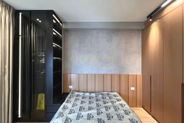 Appartamento in vendita a Tirana 1+1, SemiArredato